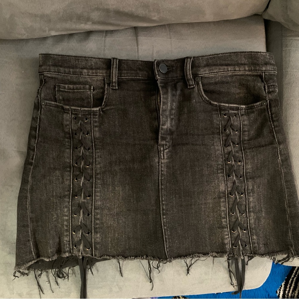 BLANK NYC dark grey denim skirt with freyed hem